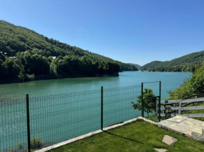 Doftana Lake House